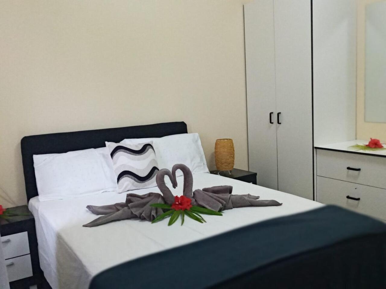 Singhs Elite Apartment Наді Екстер'єр фото